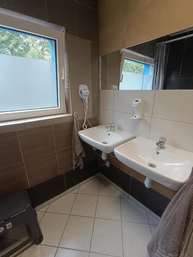 Hostel Welinek Gratis Parking Stęszew Εξωτερικό φωτογραφία